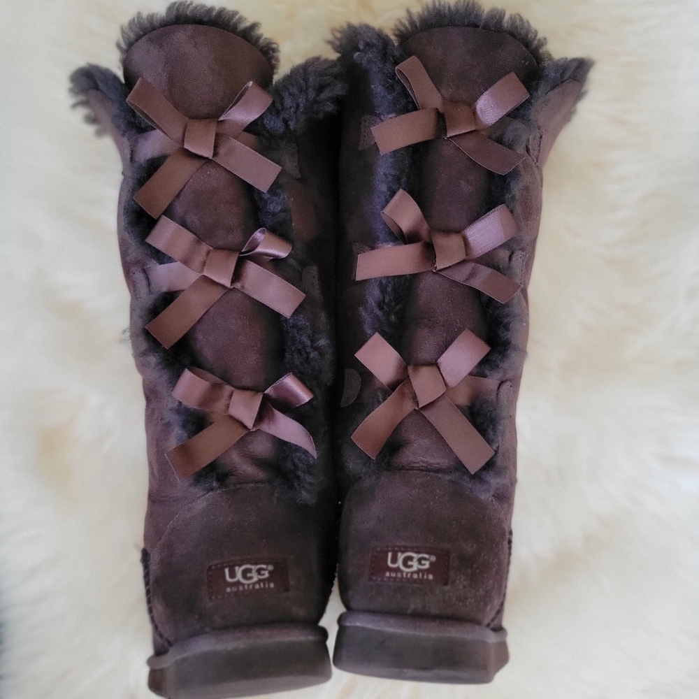 UGG Boots Bailey Bow Triplet.  Ladies Size 9 Brown.